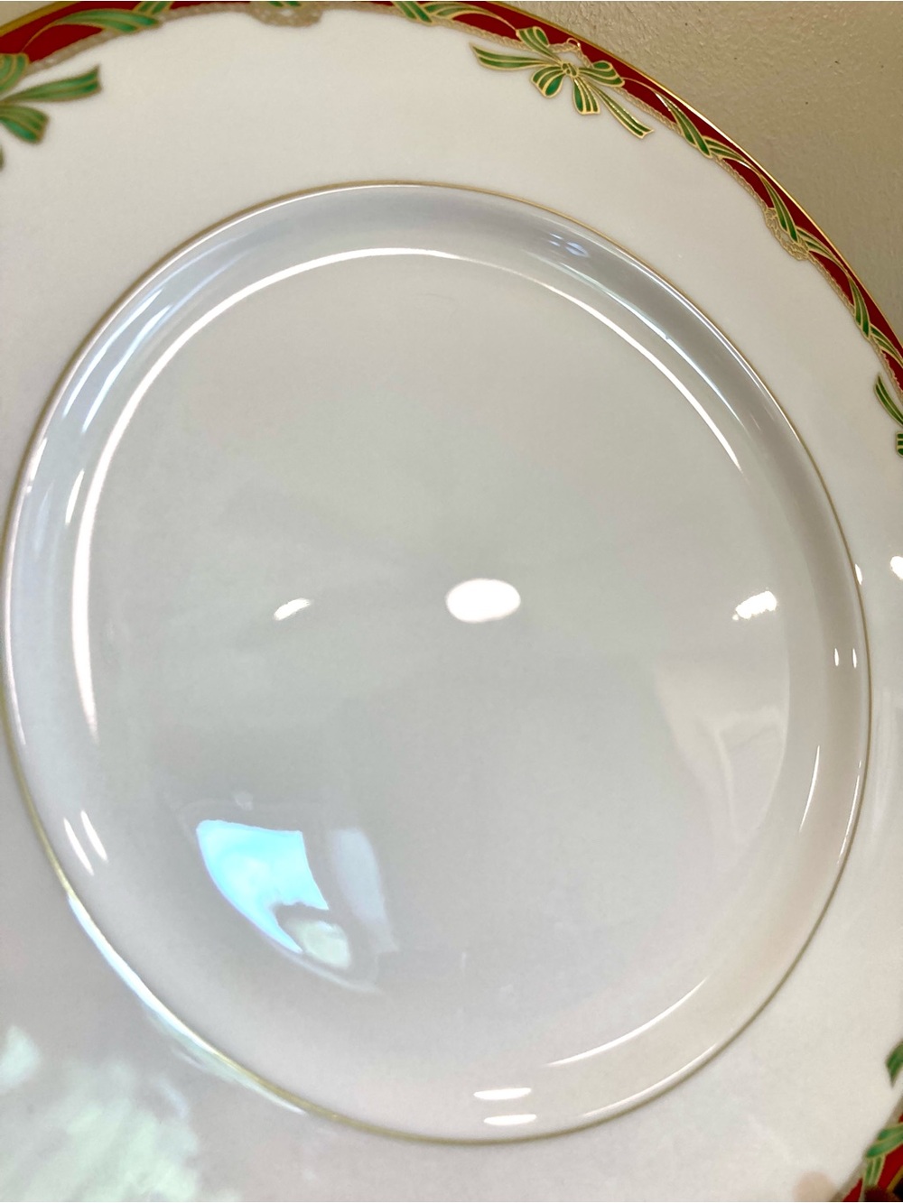 4 Dinner Plates Waterford Fine China Holiday Ribbons Christmas Plates - Picture 10 of 14